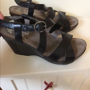 Dansko wedge sandals size 39